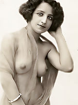 black naked, Aged Weiber
