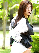 Naked Asian, Hana